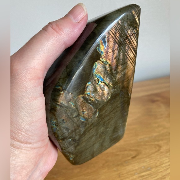 Labradorite - Picture 3 of 16